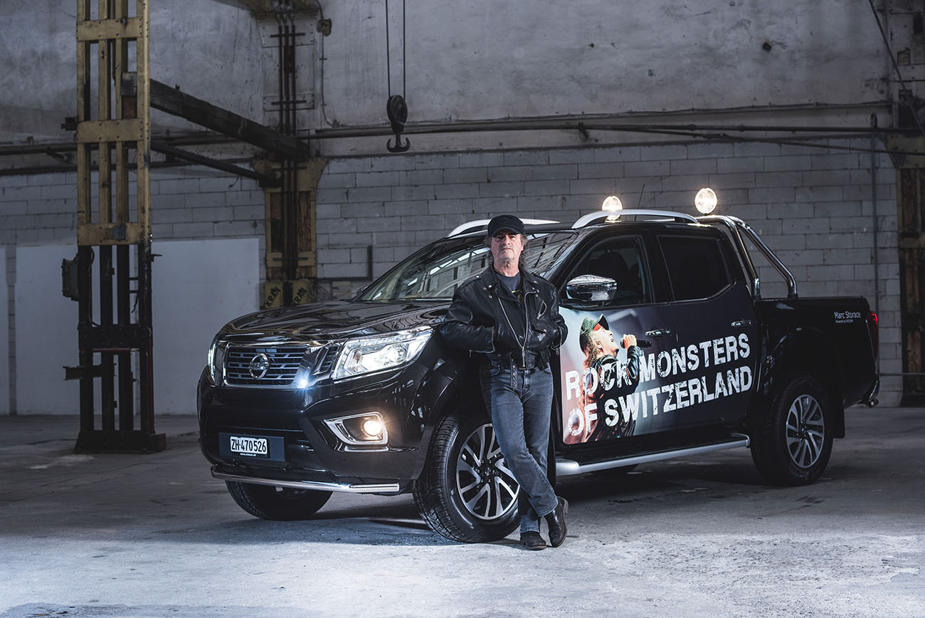 Marc Storace, le chanteur du groupe Krokus, reçoit un Nissan NAVARA