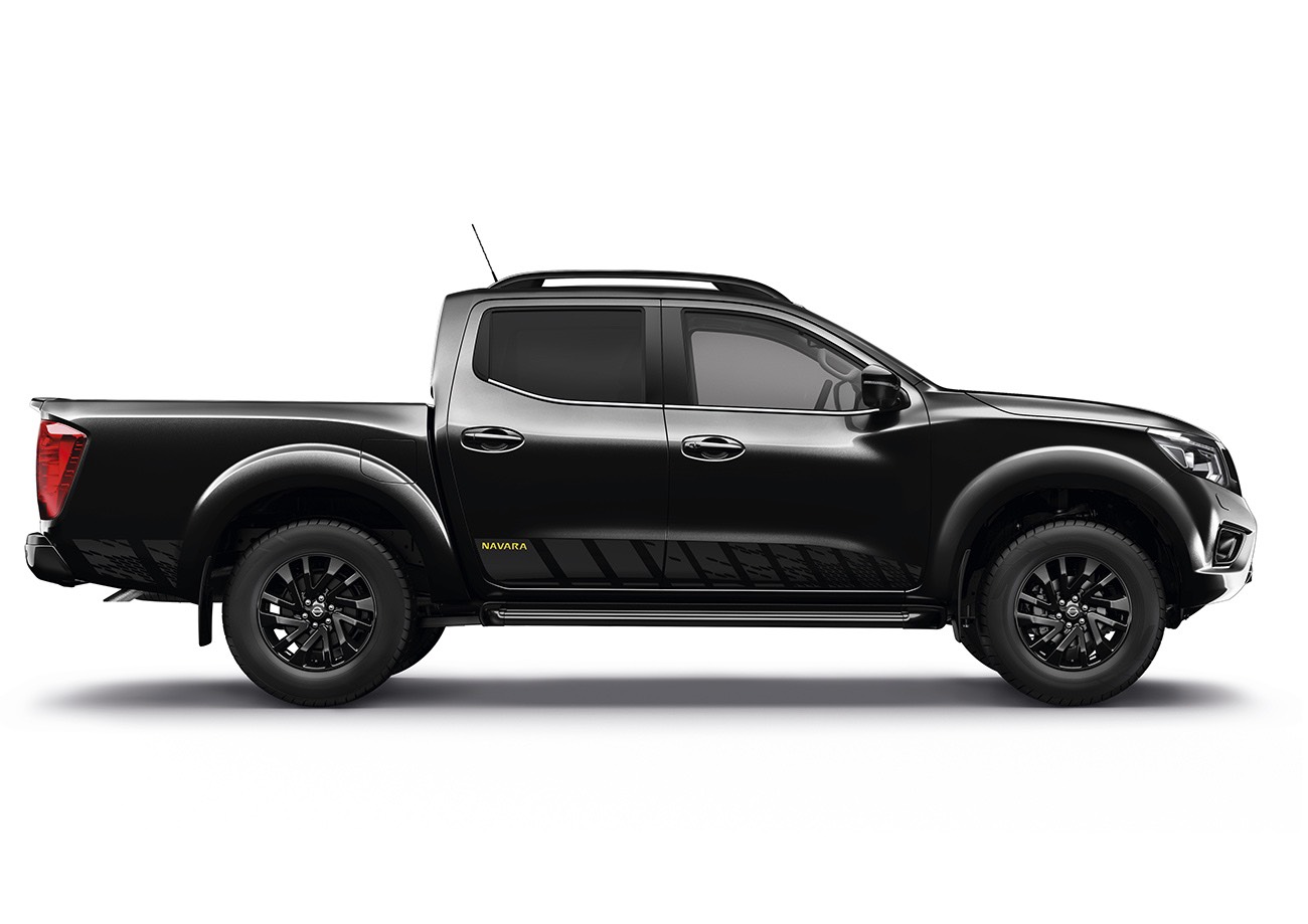 Nissan NAVARA N-GUARD Noir